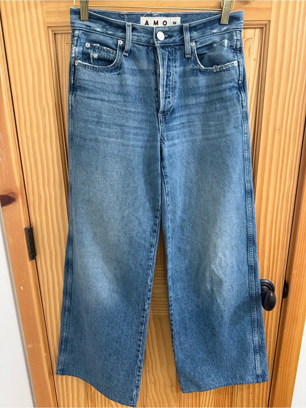 AMO Wide-Leg Jeans in Medium Blue Wash